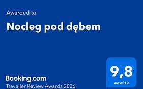 Nocleg pod dębem